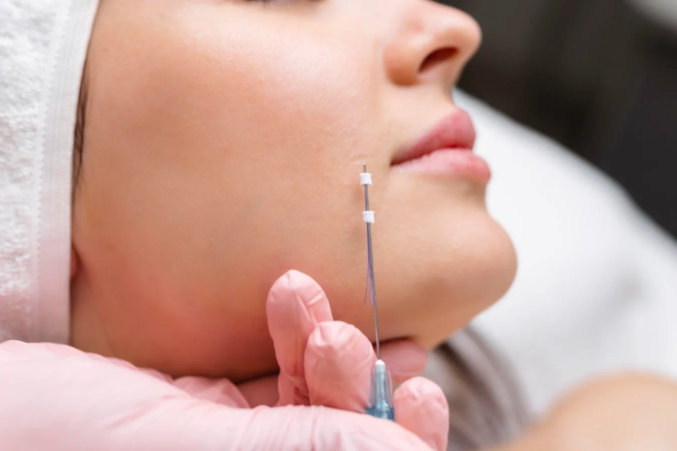 ฉีด Biostimulator ร่วมกับ การร้อยไหม อันตรายหรือเปล่า
